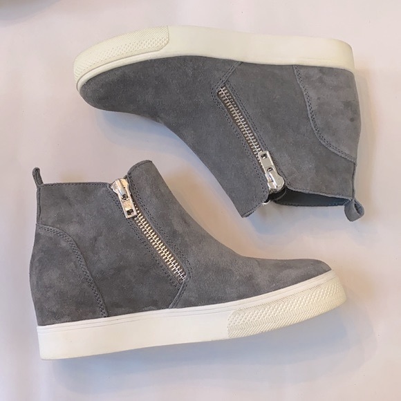 Steve Madden Shoes - Steve Madden • gray suede wedgie zip up platform booties, women’s size 9